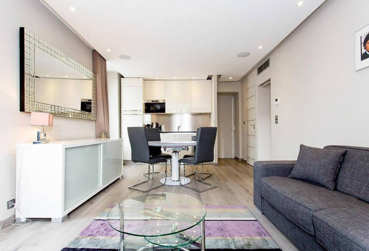Others 3, One bedroom in front of the Palais!, Alpes-Maritimes