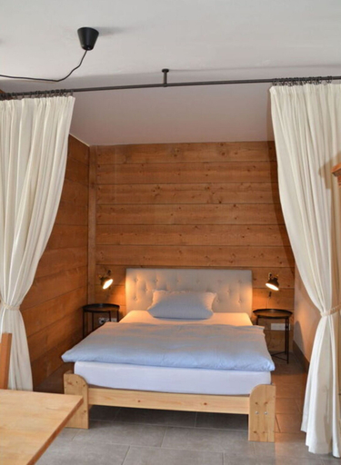 Room 2, Holiday Apartment Alpengluhen, Innsbruck Land