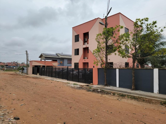 3, VaQ Apartments, Tema