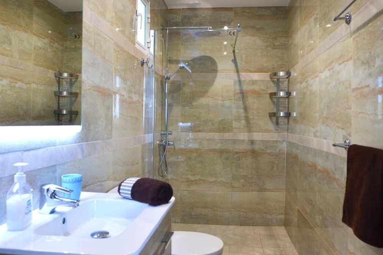 Bathroom 2, Bella Vista Sun Club, Las Palmas
