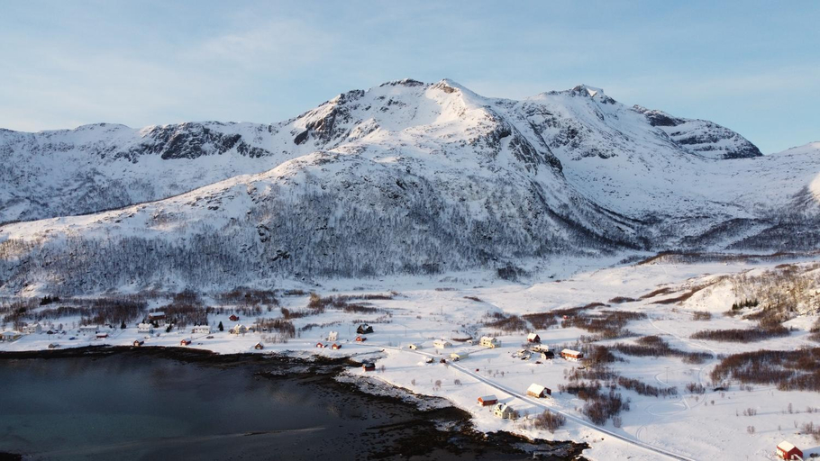 Surrounding environment 3, Vengsøy Rorbuer, Tromsø