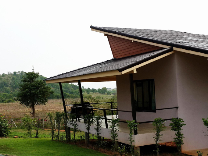 Exterior 6