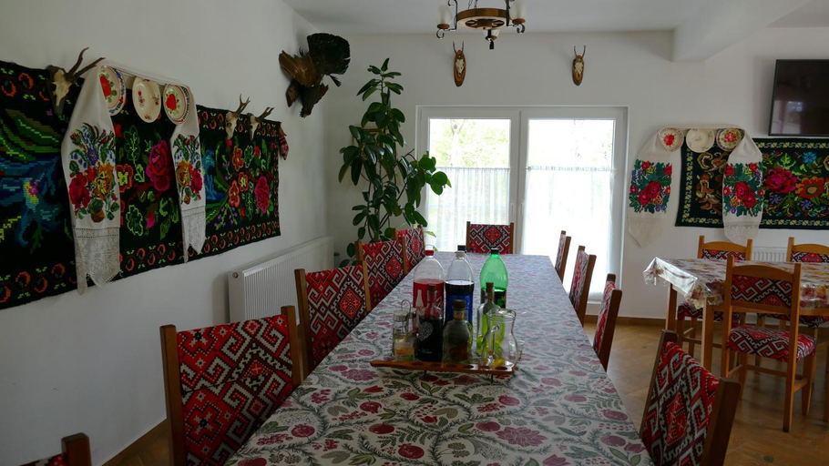 Food & Drinks 2, Casa Papitu, Vadu Izei