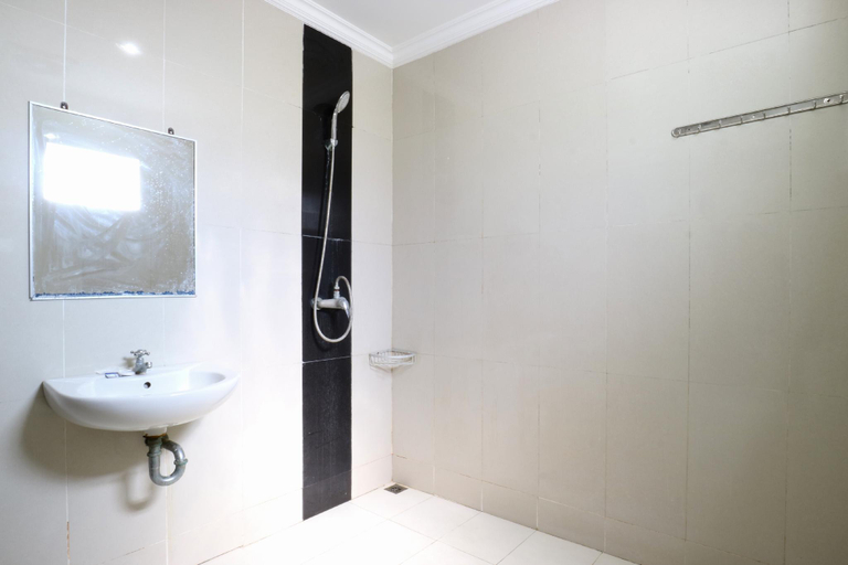 Bathroom 4