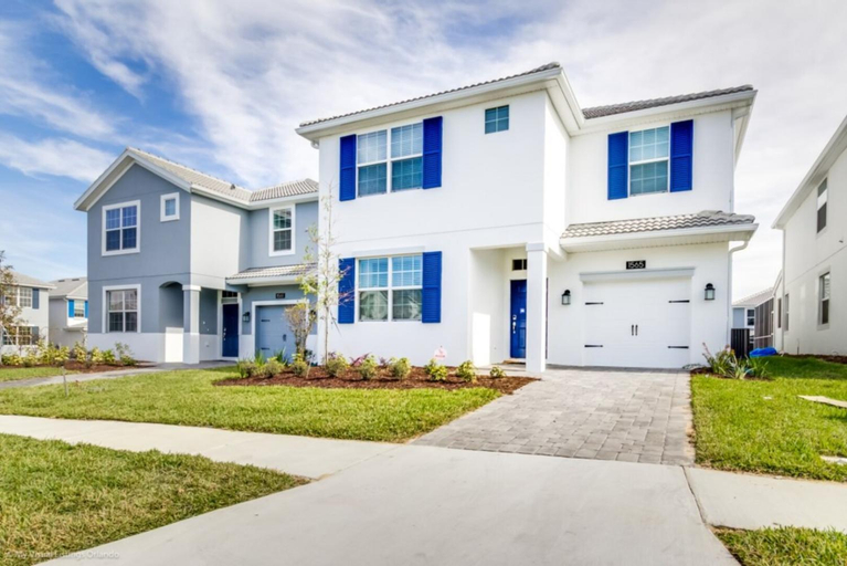 Champion Gates Grandeur Your Unforgettable Large Vacation Home, Osceola