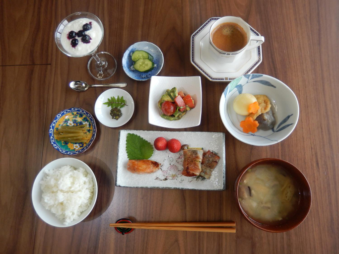 Others 4, B&B Toyonoakari, Taragi