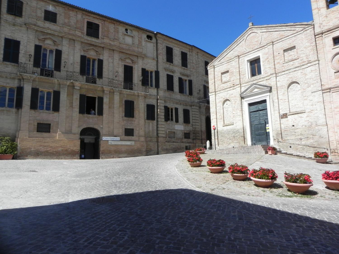 Others 3, A casa di Paola, Macerata