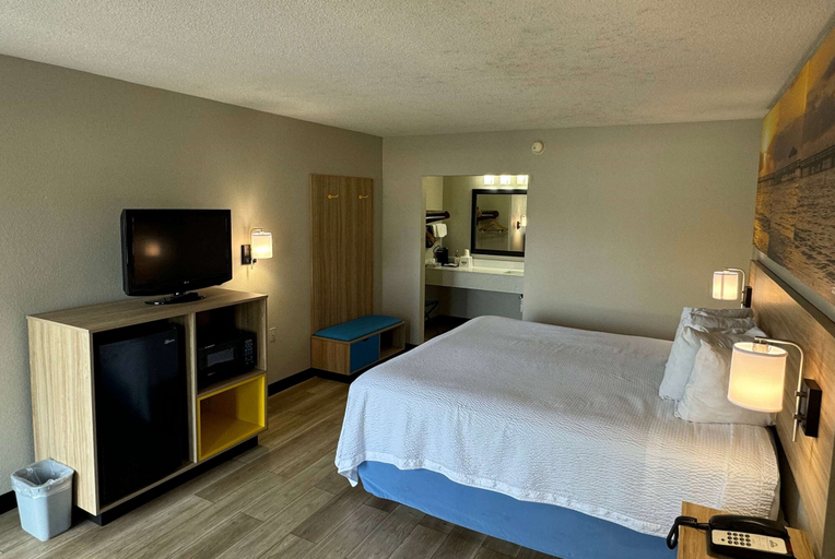 Bedroom 3, Days Inn by Wyndham Crystal River, Citrus