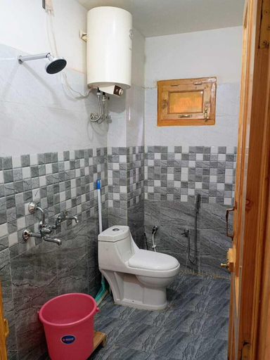 Bathroom 4, Hill Top Eco Resort, Dehradun
