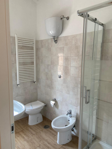 Others 4, Juna's guest house, Rome