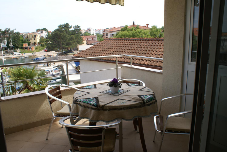 Others 3, Apartments Robert, Malinska-Dubašnica