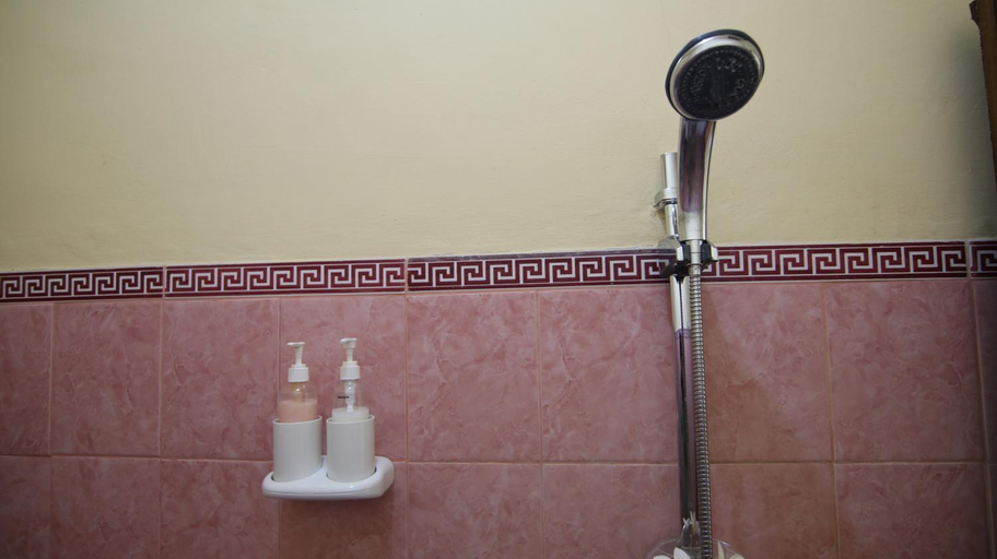 Bathroom 4, Ayye Bungalows, Gianyar