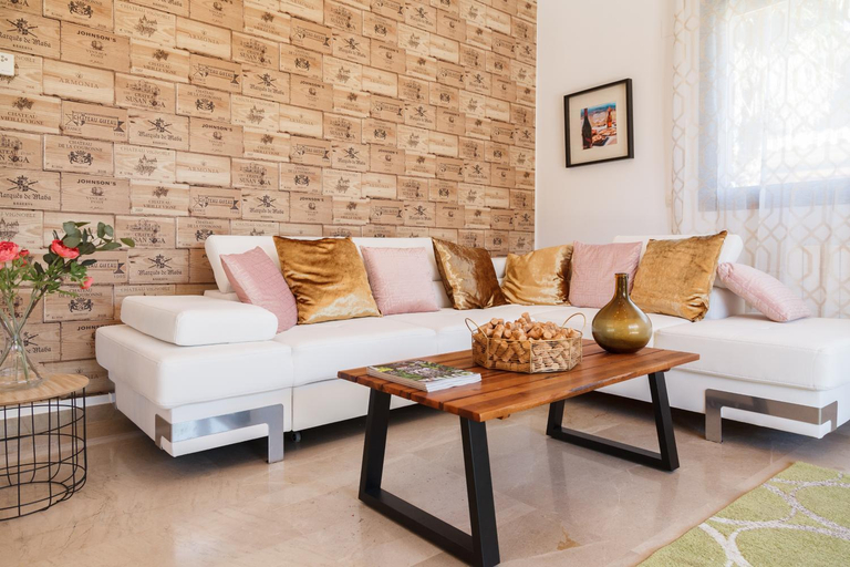 2, VILLA WINE EXPERIENCE Salou Center - SPA & Wine, Tarragona