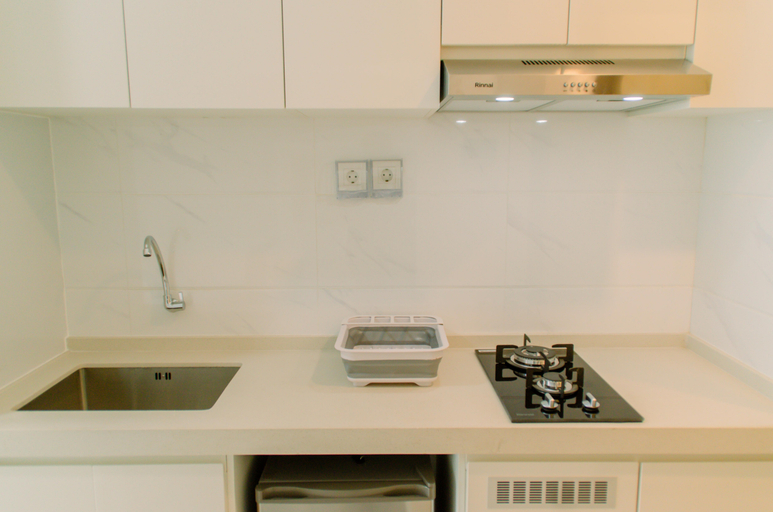 Others 2, Minimalist and Homey Studio at Sky House BSD Apartment By Travelio, Tangerang Selatan