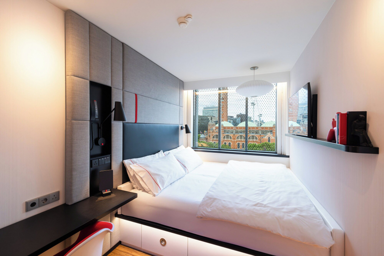Bedroom 3, citizenM London Victoria Station, London