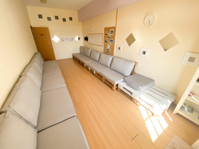 Others 5, Garden Hostel, Aveiro