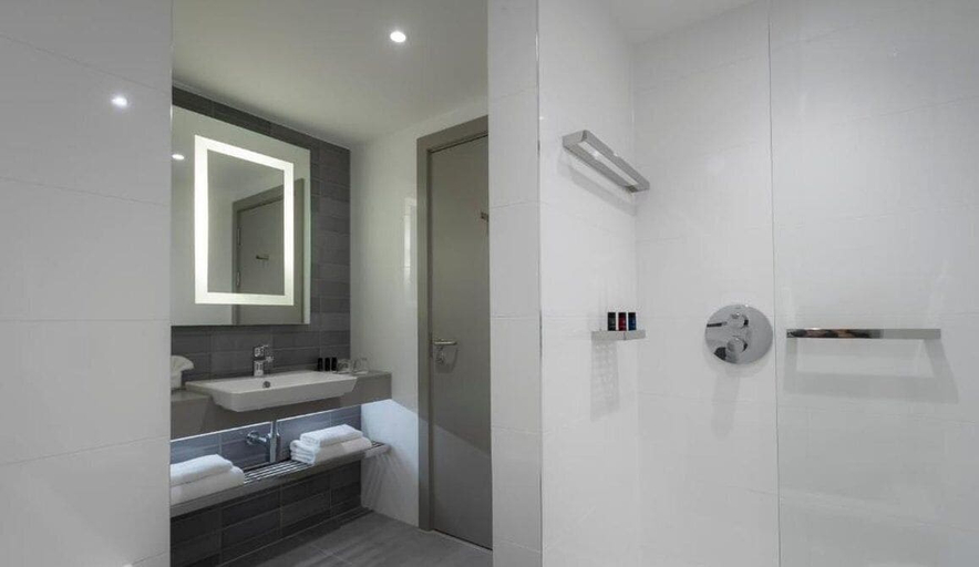 Bathroom 5, Clayton Hotel Charlemont Dublin City, Dublin