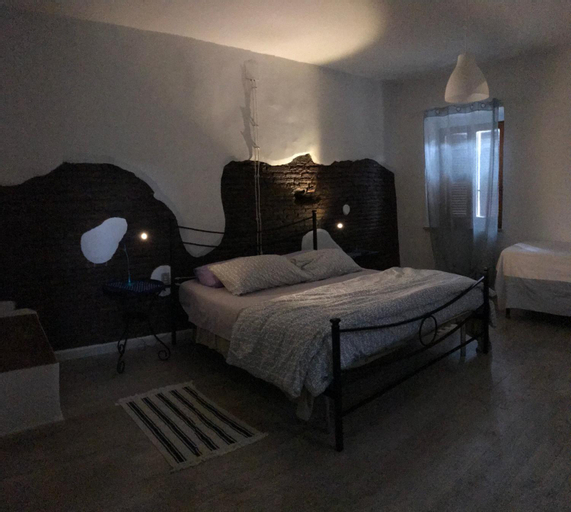 Bedroom 2, La Torretta, Viterbo
