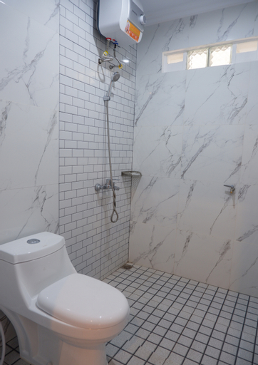 Bathroom 9