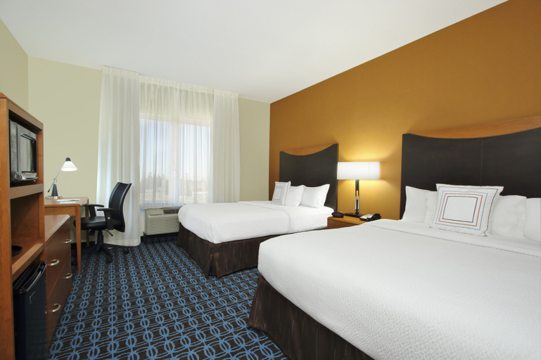 Bedroom 2, Fairfield Inn & Suites by Marriott Fresno Clovis, Fresno