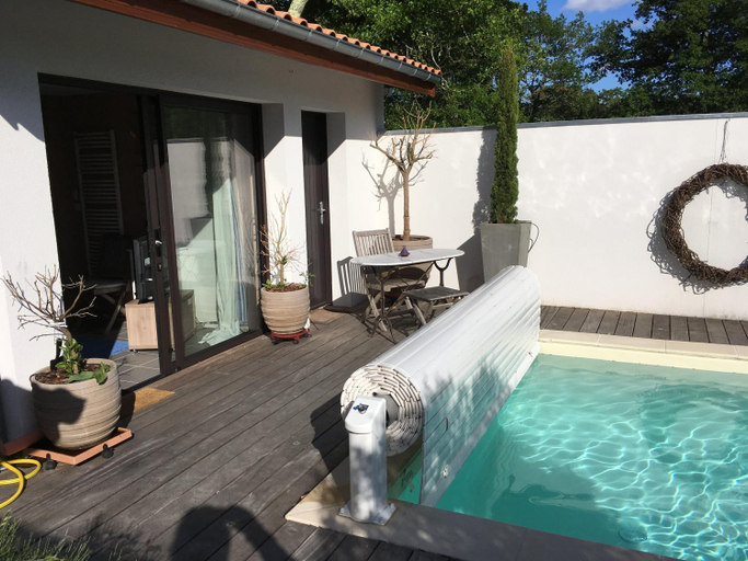 Others 3, La Casa Bonita, Gironde