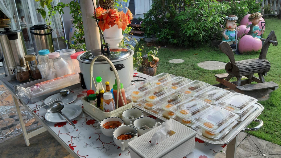 Food & Drinks 5, Korp View House, Wang Num Khiaw