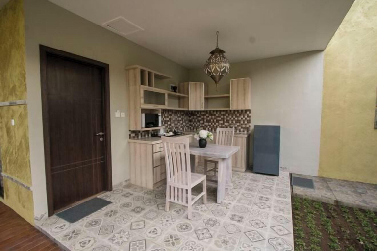 Dining Room 4