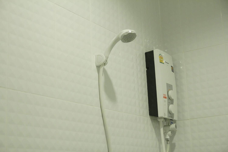 Bathroom 9