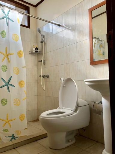 Bathroom 2, Disthi Pearl Guesthouse, Buleleng