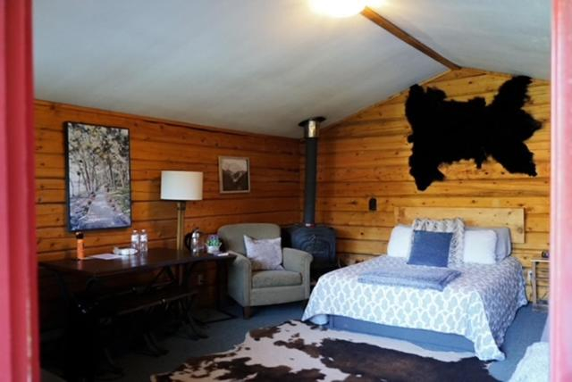 Others 2, Hope Alaska's Bear Creek Lodge, Kenai Peninsula