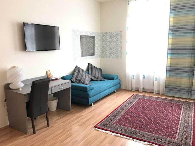 Others 5, Hotel Bellini, Leoben