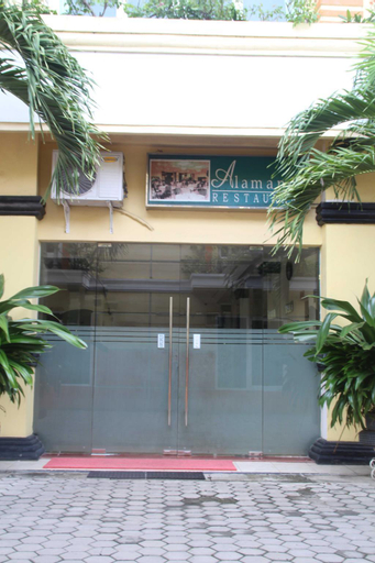 Exterior 6