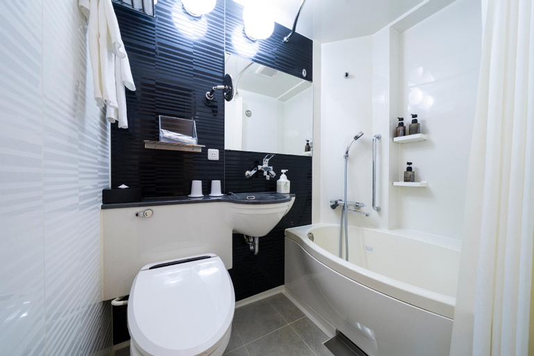 Bathroom 11