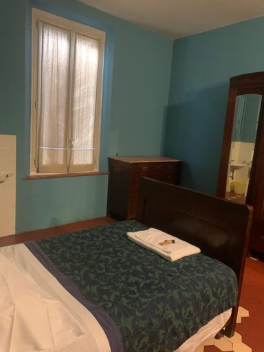 Bedroom 4, Leon doro, Parma