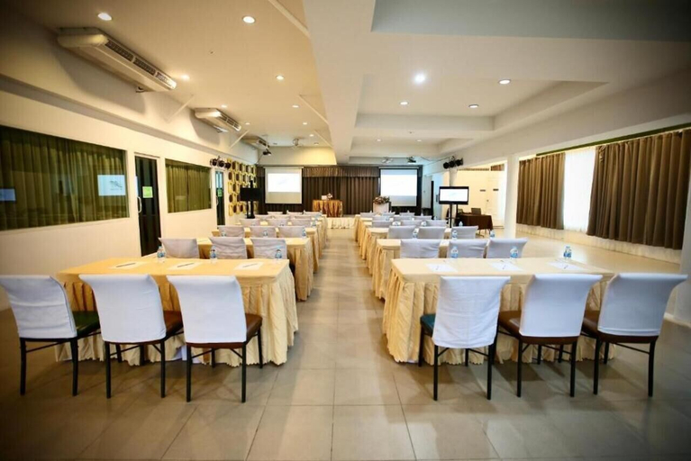 Food & Drinks 5, A-Te Chumphon Hotel, Muang Chumphon