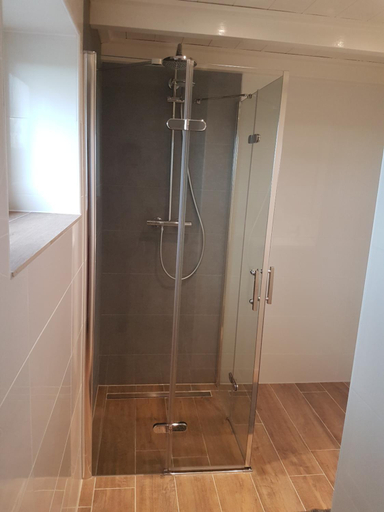 Bathroom 2, Jelsum aan de Ee, Leeuwarderadeel