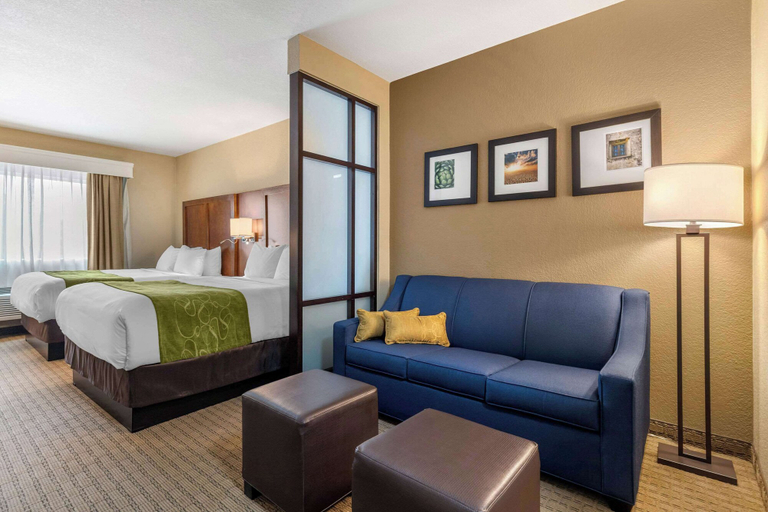 Bedroom 3, Comfort Suites San Antonio Airport North, Bexar