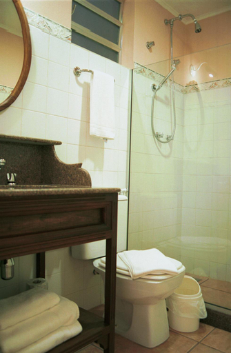 Bathroom, Casa do Manequinho Hotel e Restaurante, Piraí