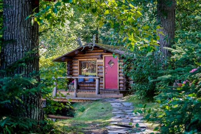 Hope Alaska's Bear Creek Lodge, Kenai Peninsula