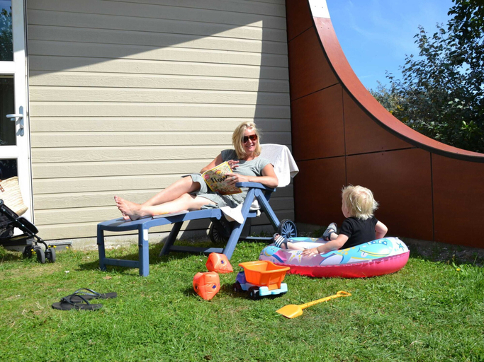 Exterior 4, Bungalow in 's-gravenzande With Nautical Charm, 's-Gravenzande