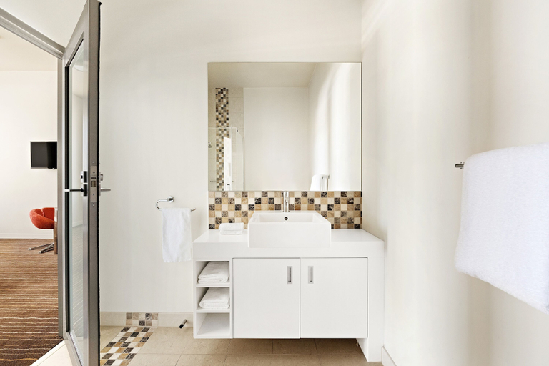 Bathroom 4, Mantra Charles Hotel Launceston, Launceston - Pt B