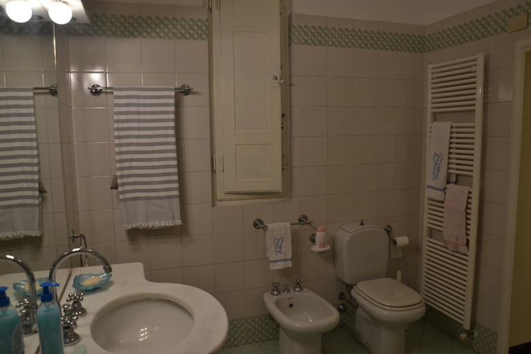Bathroom 5, Villa Carola, Pisa