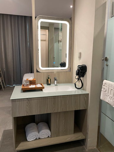 Bathroom 27