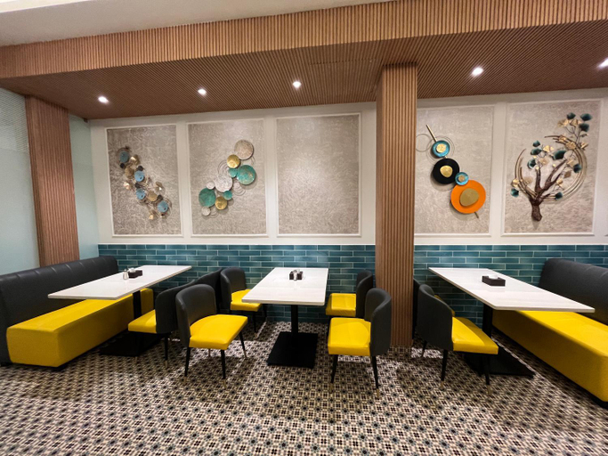 Food & Drinks 5, Esquire Hotel Mumbai, Mumbai Suburban