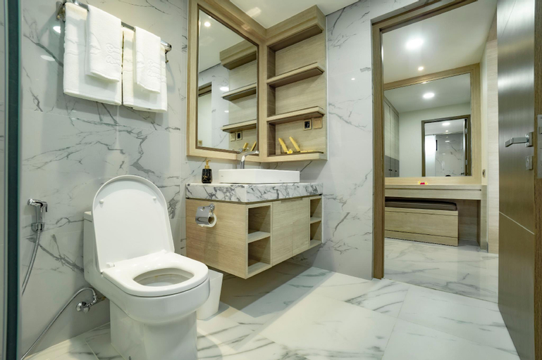 Bathroom 17