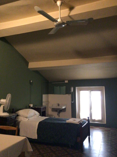 Bedroom 3, Leon doro, Parma