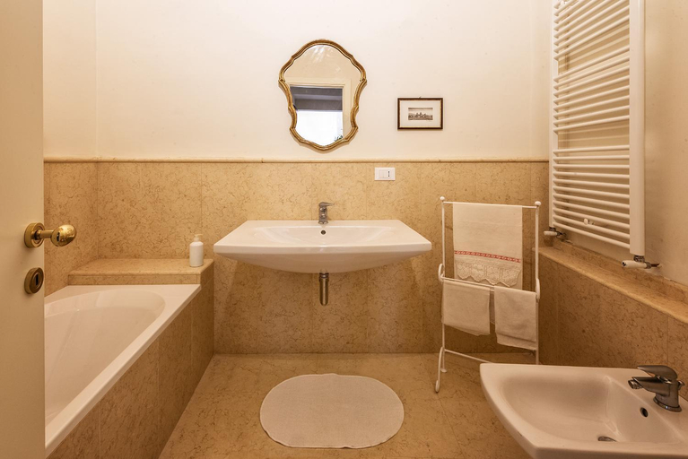 Bedroom 3, La Residenza in Piazza Grande, Perugia