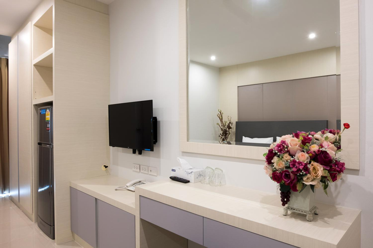 Bathroom 13