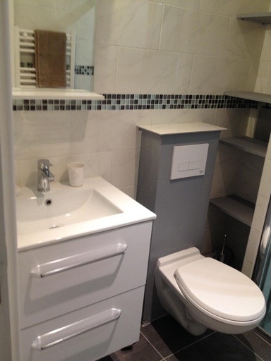 Bathroom 5, K&A Apartment, Seine-Saint-Denis