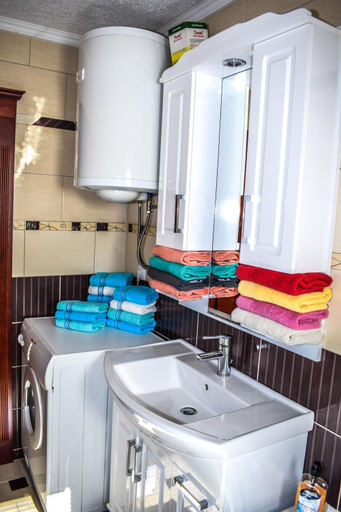 Bathroom 3, Ema Guest House